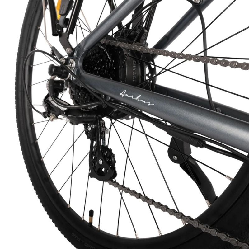 HYGGE AARHUS CITY ELECTRIC BIKE 250W | 80KM RANGE, SHIMANO 8-SPEED, GRAPHITE GREY - Charge & Glide