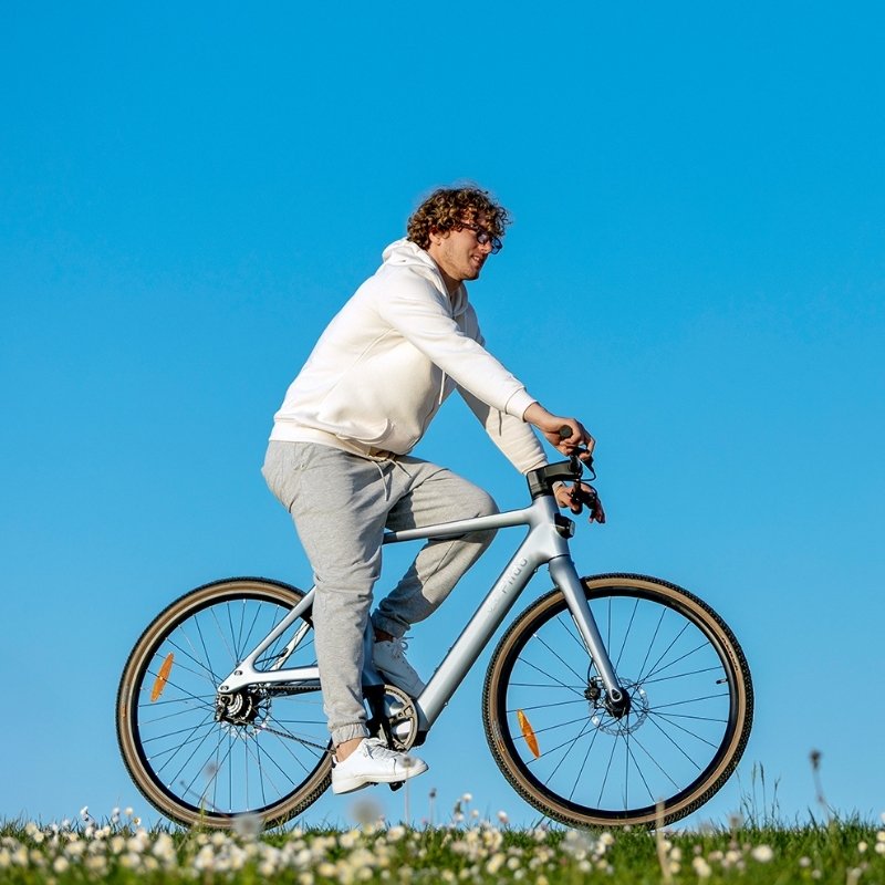 FIIDO AIR ULTRA LIGHTWEIGHT CARBON FIBRE ELECTRIC BIKE 250W - Charge & Glide