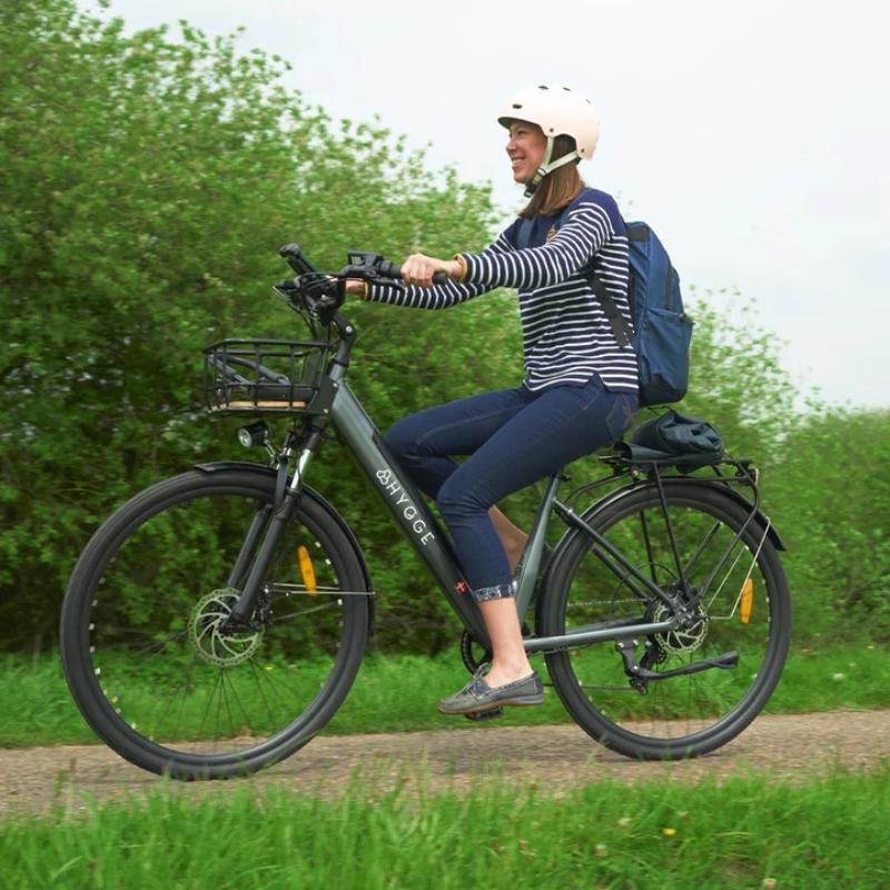 HYGGE AARHUS STEP CITY ELECTRIC BIKE - 250W, 80KM RANGE, SHIMANO 8-SPEED, GRAPHITE GREY - Charge & Glide